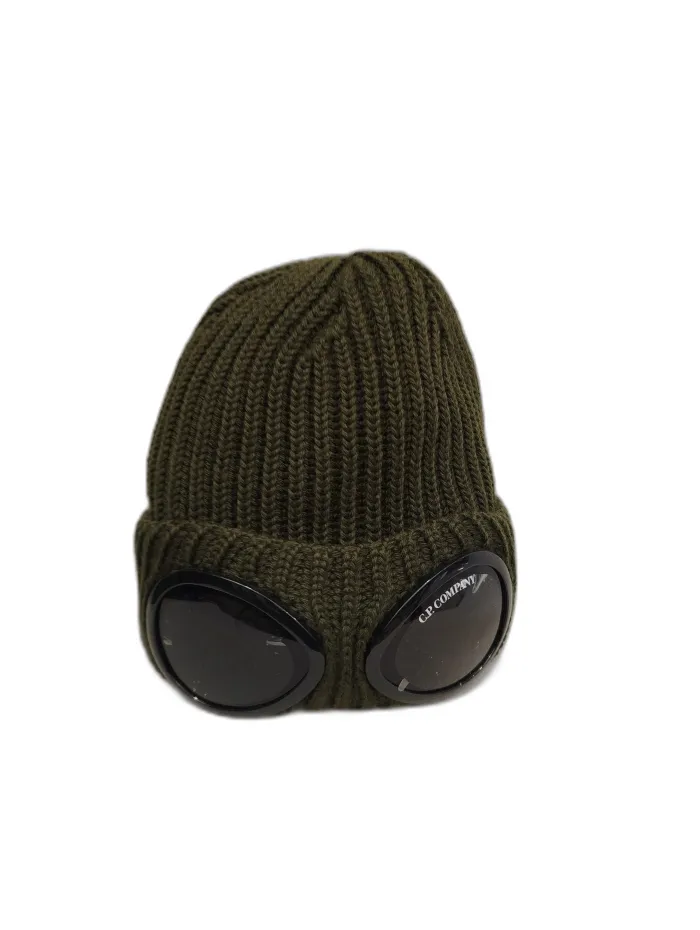 Cappello C.P. Company con occhiali verde militare