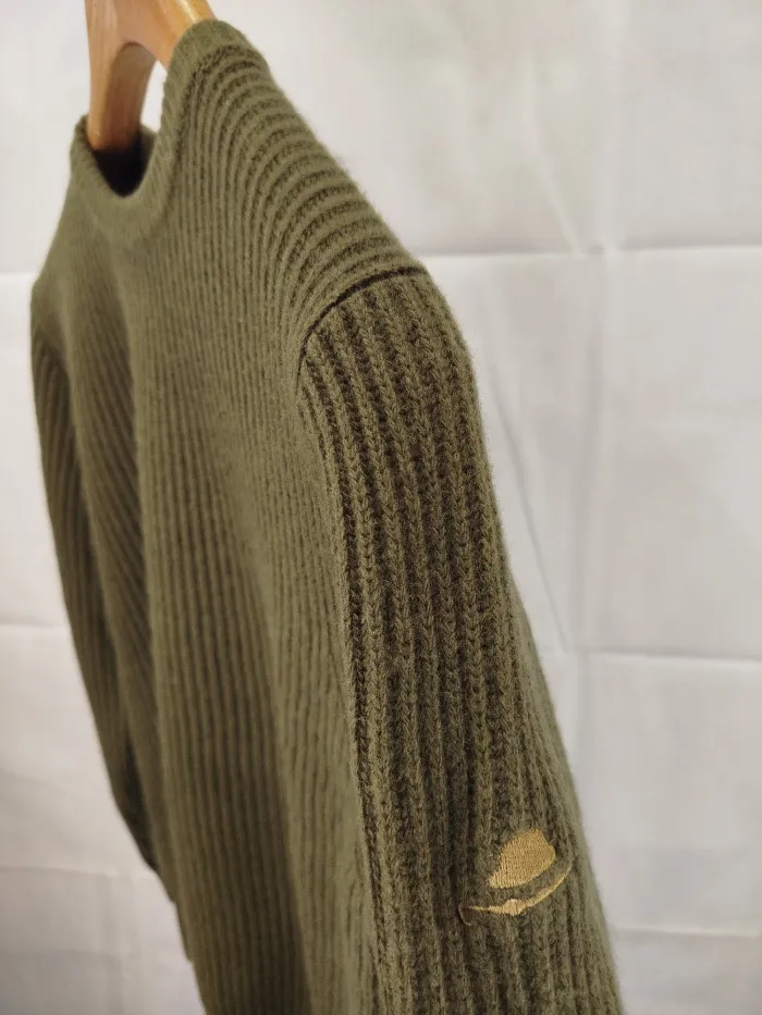 Maglione a coste verde oliva